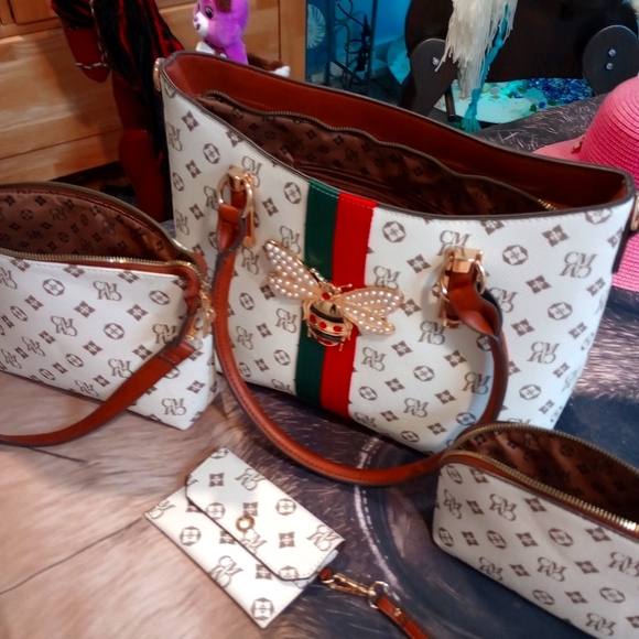 NWOT CM 4 piece set handbag - Picture 5 of 9